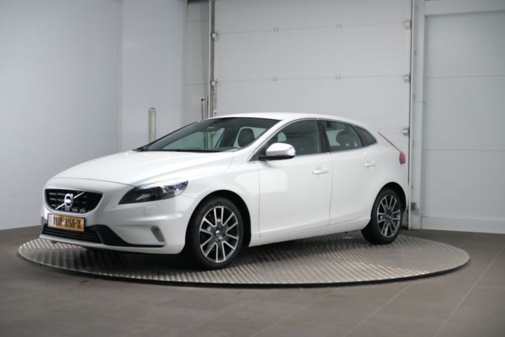 VOLVO V40 2015 yv1mv7431g2314304