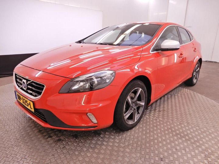 VOLVO V40 2015 yv1mv7431g2314386