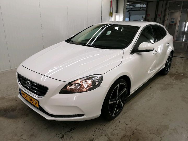 VOLVO V40 2015 yv1mv7431g2314625