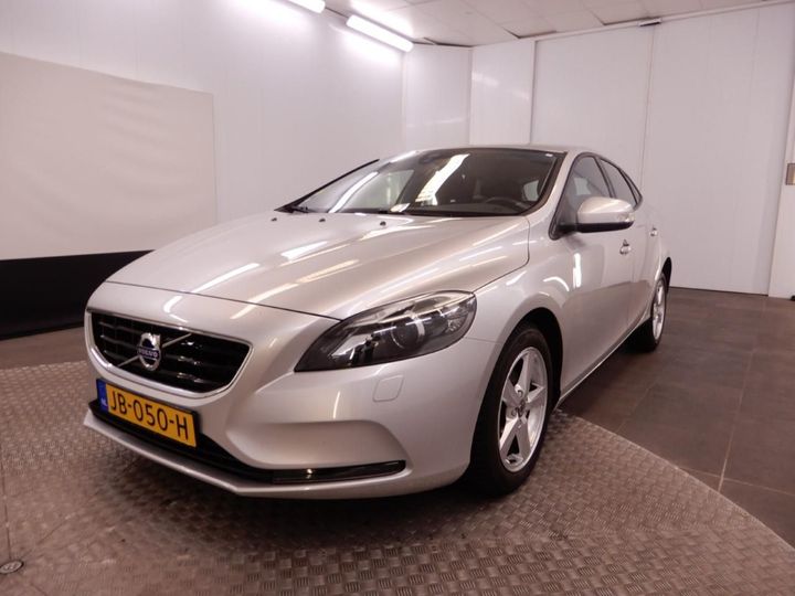 VOLVO V40 2016 yv1mv7431g2314790