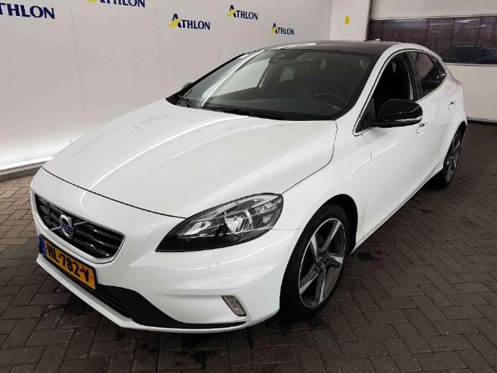 VOLVO V40 2015 yv1mv7431g2314846