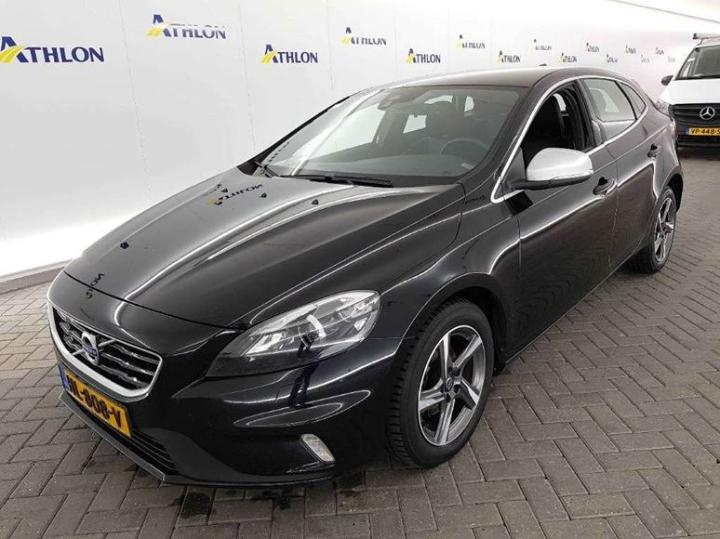 VOLVO V40 2015 yv1mv7431g2315058