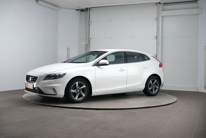 VOLVO V40 2015 yv1mv7431g2315321