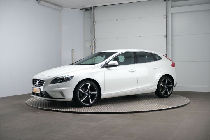 VOLVO V40 2015 yv1mv7431g2315366