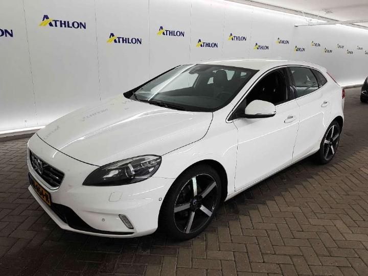 VOLVO V40 2015 yv1mv7431g2315462