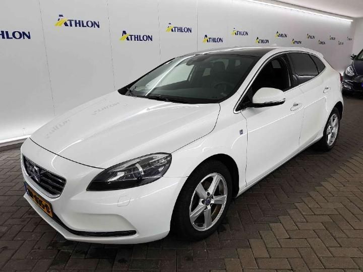 VOLVO V40 2015 yv1mv7431g2315535