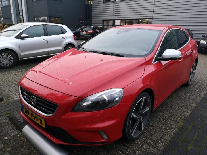 VOLVO V40 2015 yv1mv7431g2315583