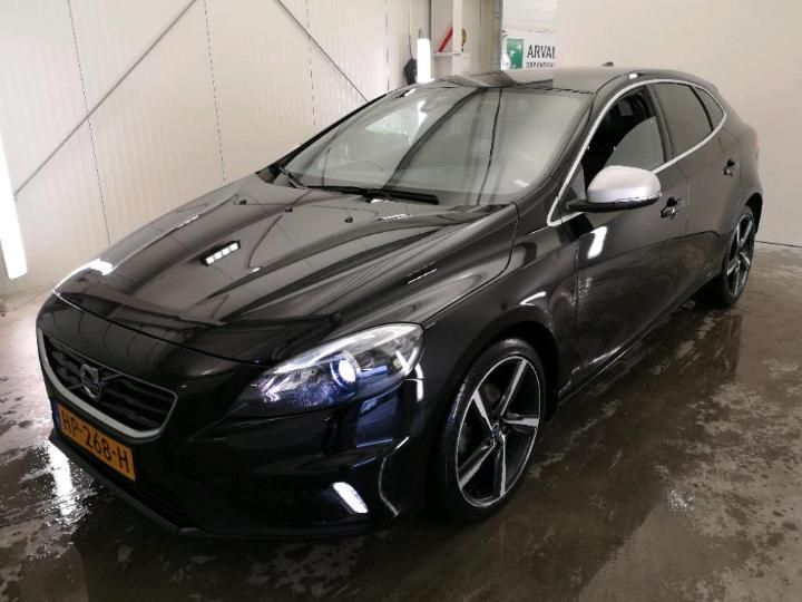 VOLVO V40 2015 yv1mv7431g2315658