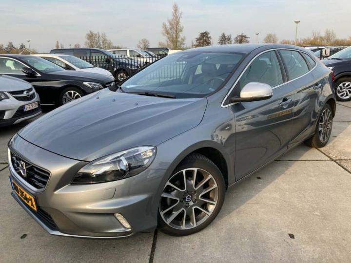 VOLVO V40 2015 yv1mv7431g2315679