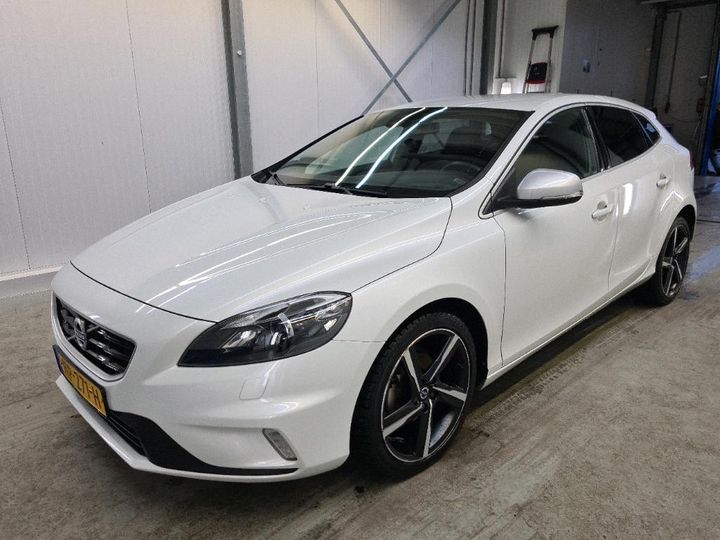 VOLVO V40 2015 yv1mv7431g2315682