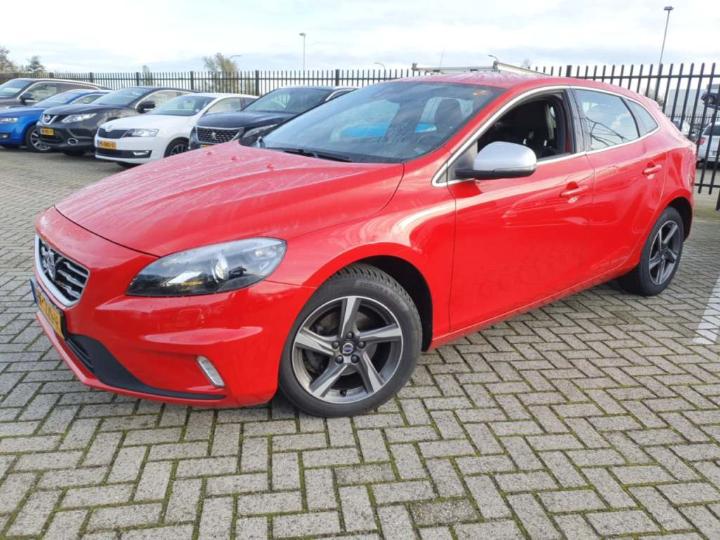 VOLVO V40 2015 yv1mv7431g2315721