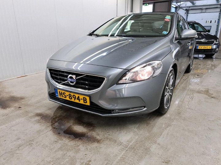 VOLVO V40 2015 yv1mv7431g2316036