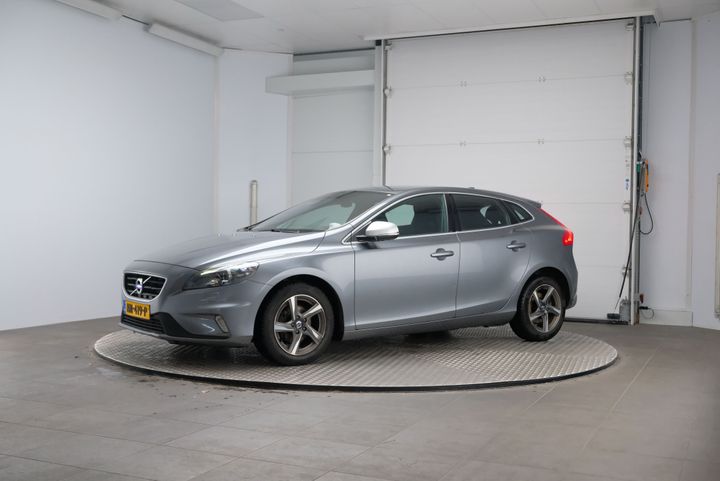 VOLVO V40 2015 yv1mv7431g2316037