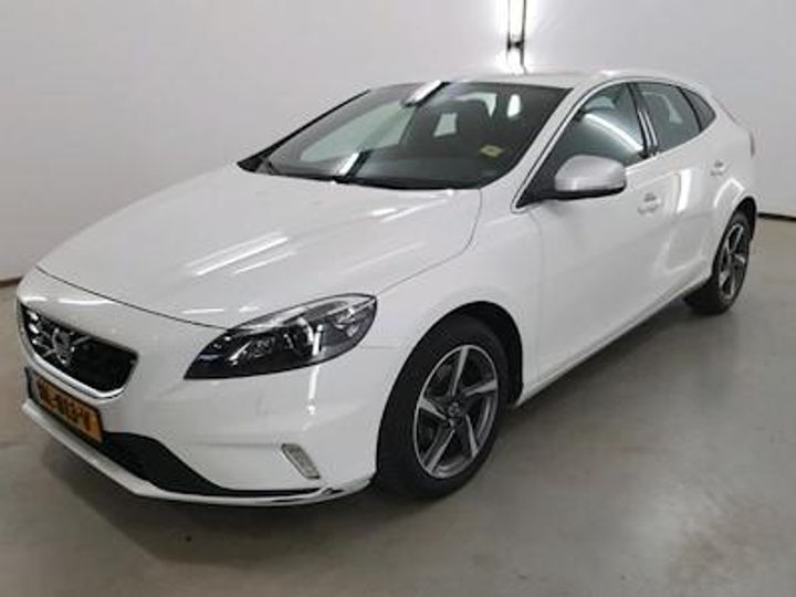 VOLVO V40 2015 yv1mv7431g2316059