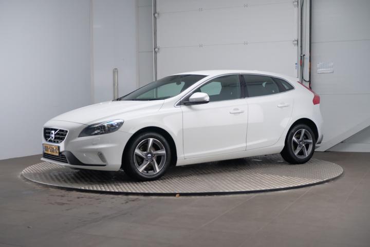 VOLVO V40 2015 yv1mv7431g2316061