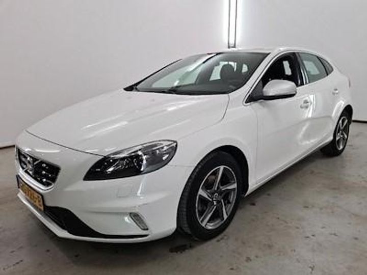 VOLVO V40 2015 yv1mv7431g2316085