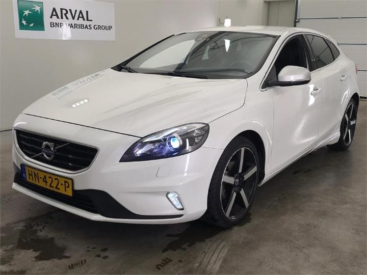 VOLVO V40 2015 yv1mv7431g2316113