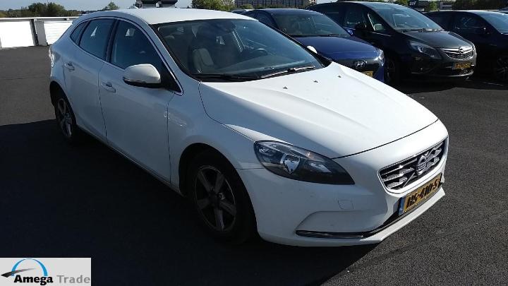 VOLVO V40 2015 yv1mv7431g2316185