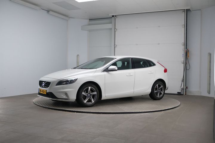 VOLVO V40 2015 yv1mv7431g2316190