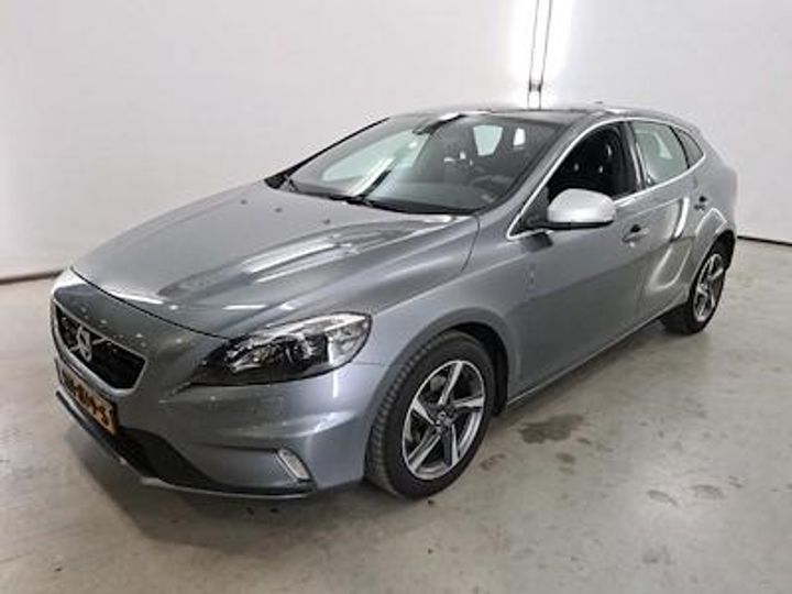 VOLVO V40 2015 yv1mv7431g2316260