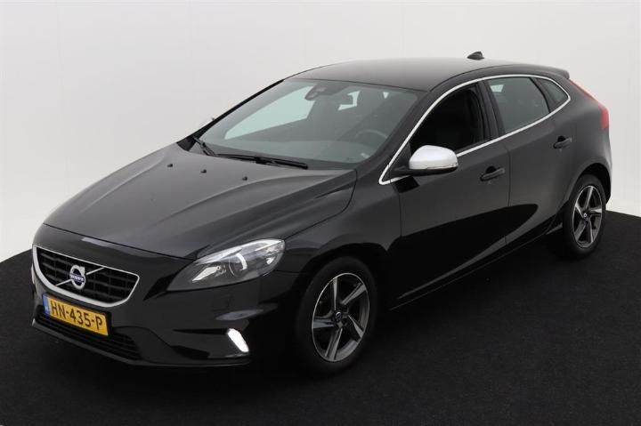 VOLVO V40 2015 yv1mv7431g2316270