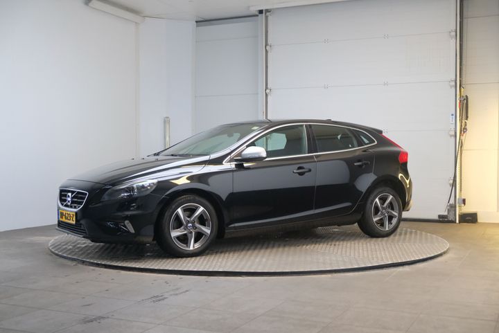 VOLVO V40 2015 yv1mv7431g2316287