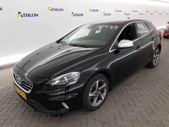 VOLVO V40 2015 yv1mv7431g2316409