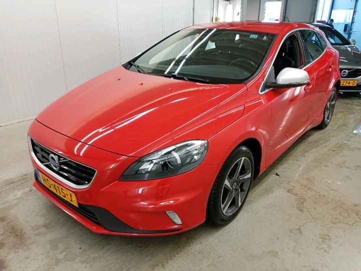 VOLVO V40 2015 yv1mv7431g2316818