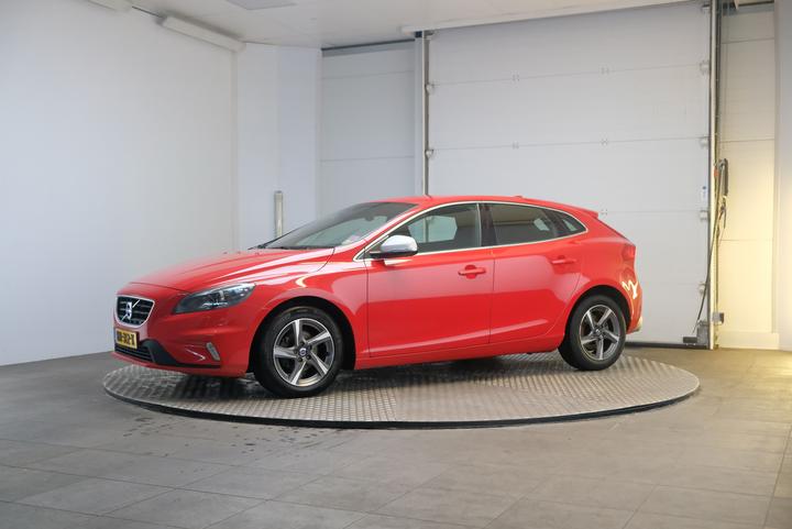 VOLVO V40 2015 yv1mv7431g2316934