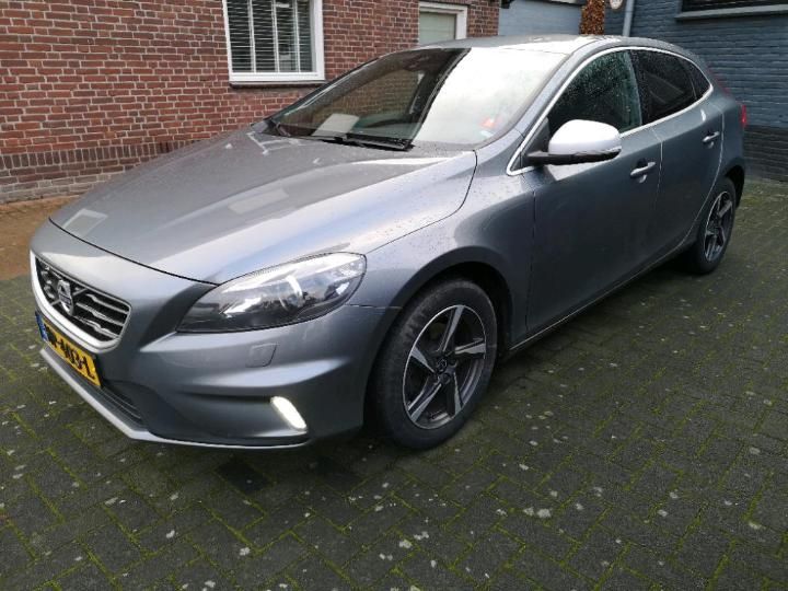 VOLVO V40 2015 yv1mv7431g2317087