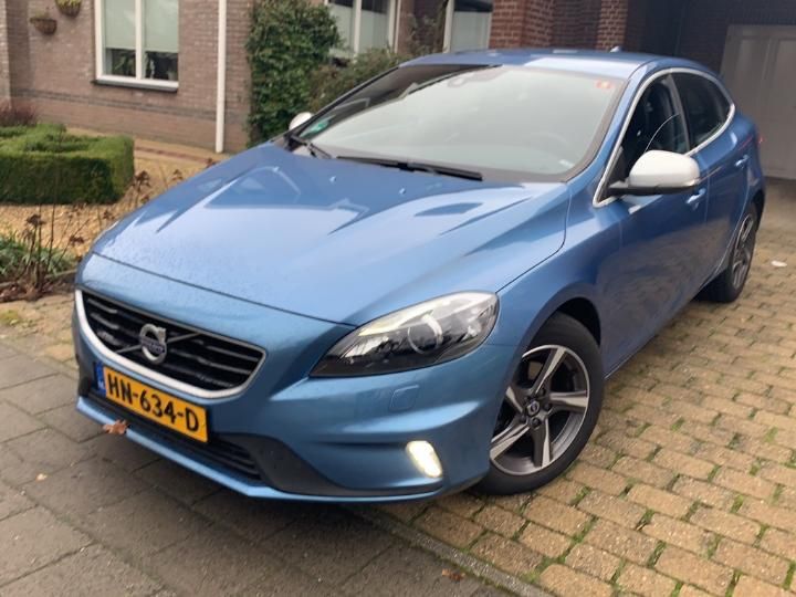 VOLVO V40 2015 yv1mv7431g2317316