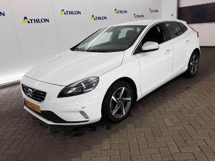 VOLVO V40 2015 yv1mv7431g2317688