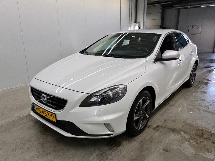 VOLVO V40 2015 yv1mv7431g2317896