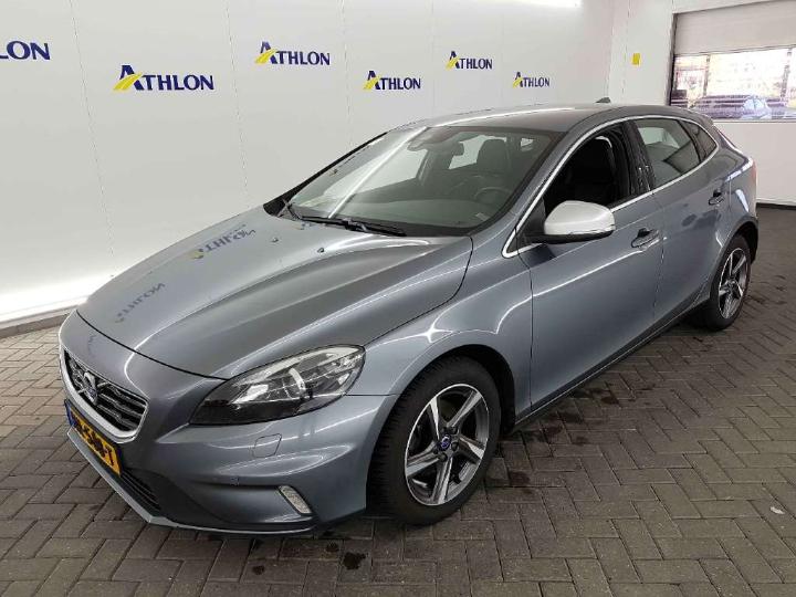 VOLVO V40 2015 yv1mv7431g2318014