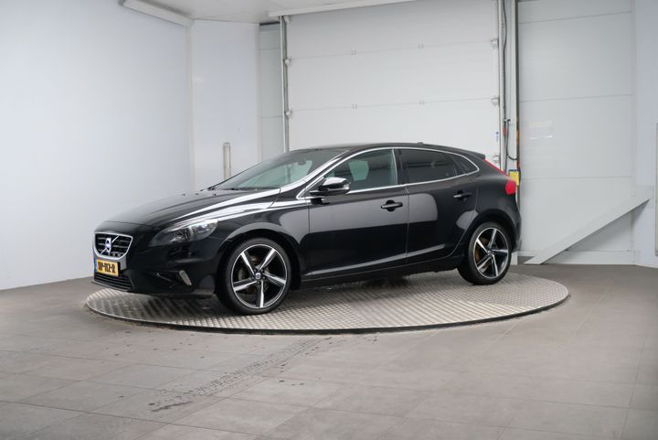 VOLVO V40 2015 yv1mv7431g2318020