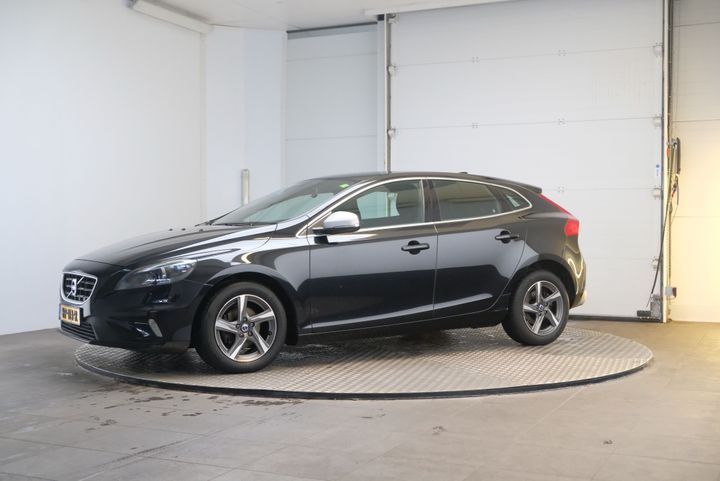 VOLVO V40 2015 yv1mv7431g2318050