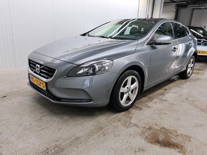 VOLVO V40 2015 yv1mv7431g2318129