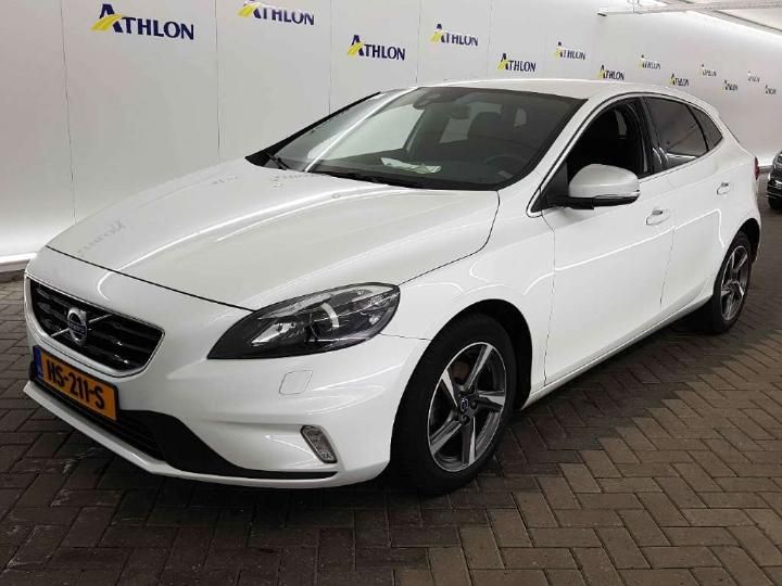 VOLVO V40 2015 yv1mv7431g2318203