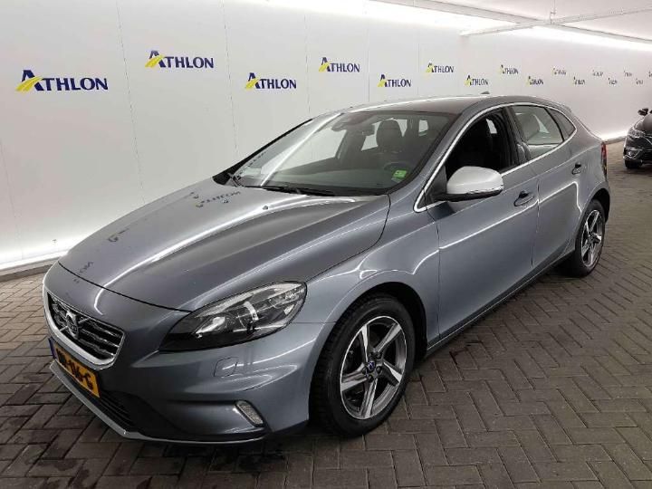 VOLVO V40 2015 yv1mv7431g2318207