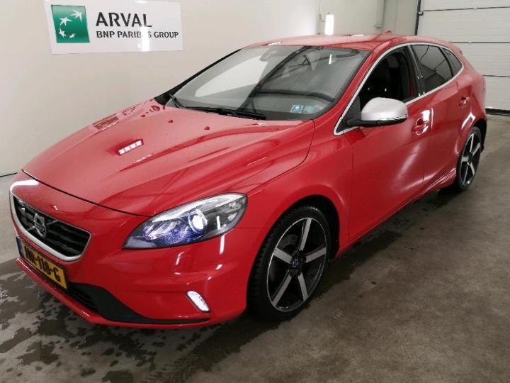 VOLVO V40 2015 yv1mv7431g2318237