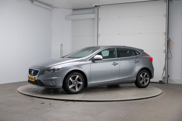 VOLVO V40 2015 yv1mv7431g2318259