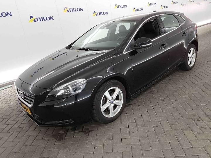 VOLVO V40 2016 yv1mv7431g2318406