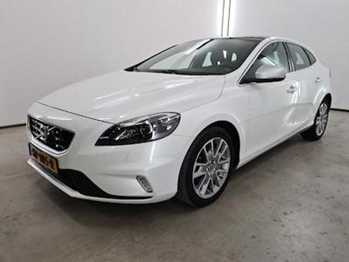 VOLVO V40 2015 yv1mv7431g2318709