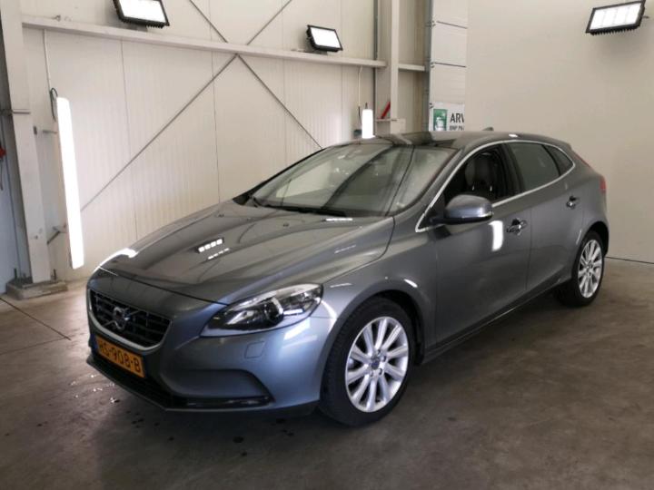 VOLVO V40 2015 yv1mv7431g2318778