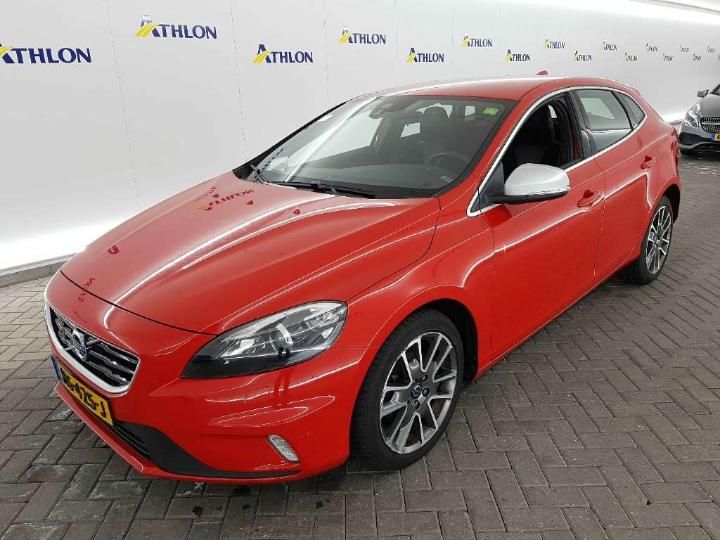 VOLVO V40 2015 yv1mv7431g2319009