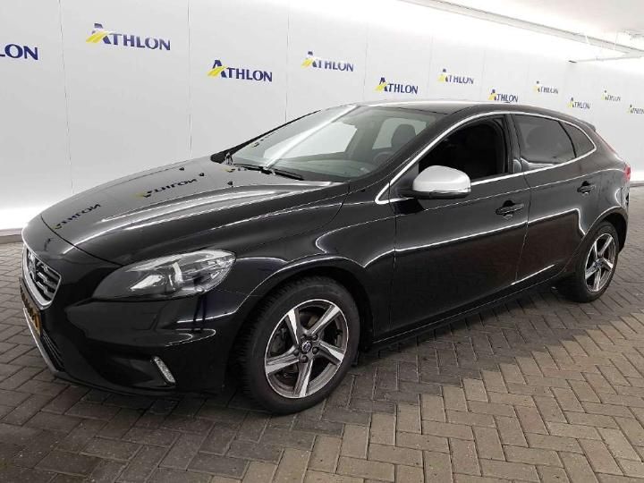 VOLVO V40 2015 yv1mv7431g2319158