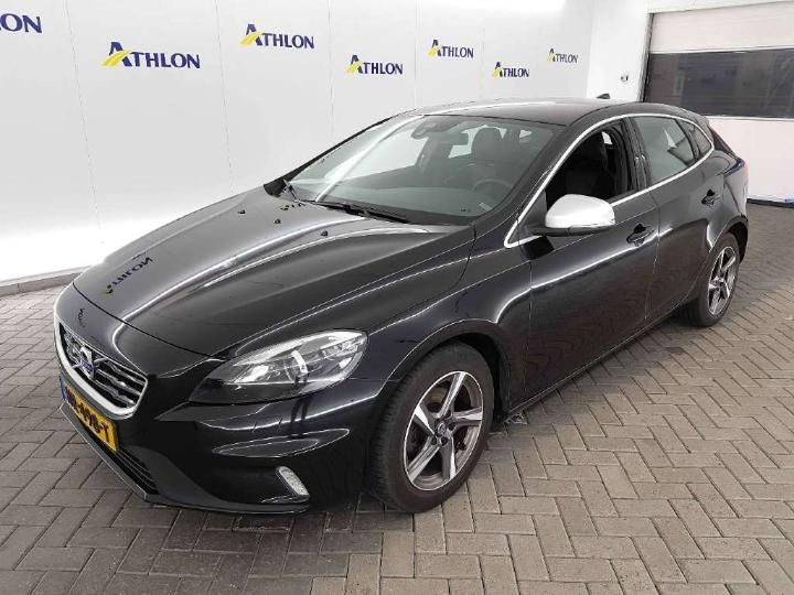 VOLVO V40 2015 yv1mv7431g2319175