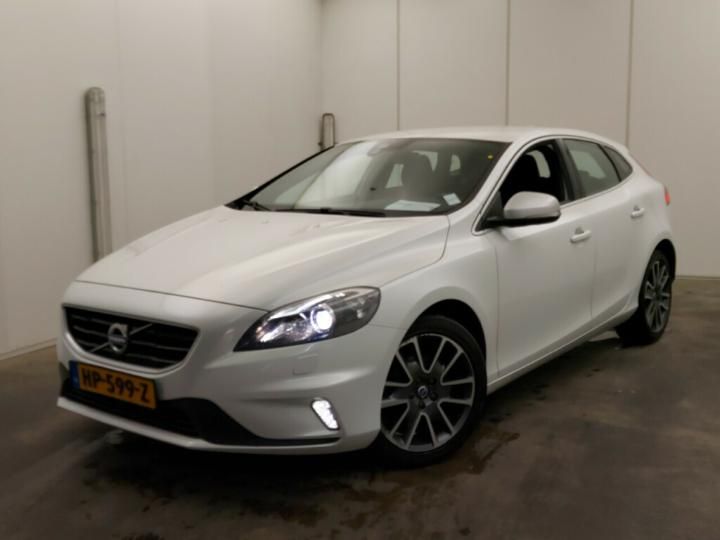 VOLVO V40 2015 yv1mv7431g2319341