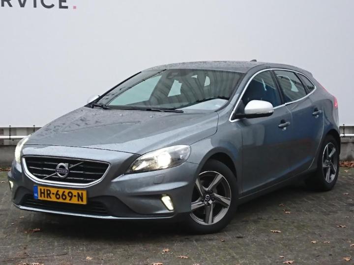 VOLVO V40 2015 yv1mv7431g2319418