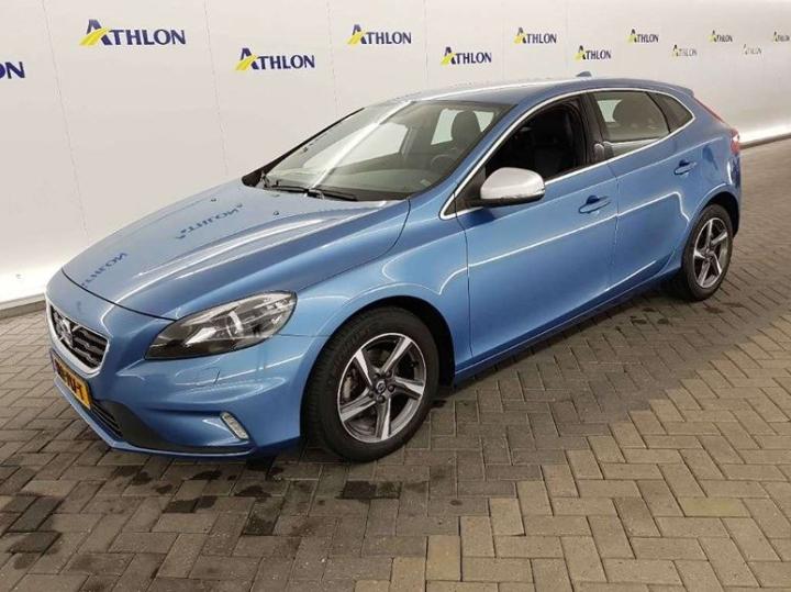 VOLVO V40 2015 yv1mv7431g2319475